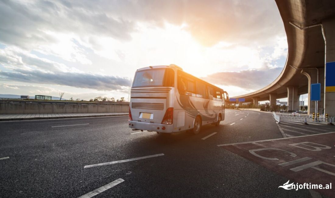 Metro travel and tours ofron udhetime me autobuse dhe linjs ajrore