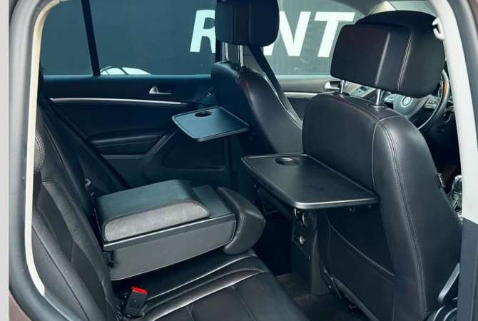 Makine me Qera Rinas Volkswagen Tiguan duke nisur nga 45 Euro