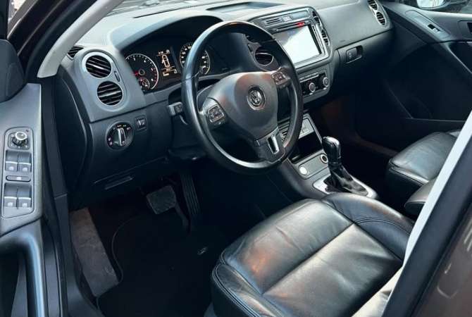 Makine me Qera Rinas Volkswagen Tiguan duke nisur nga 45 Euro