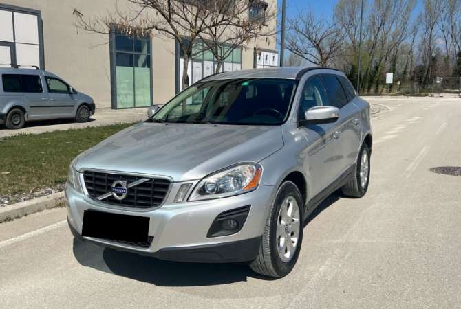 Makine me qera Volvo duke nisur nga 50 euro dita