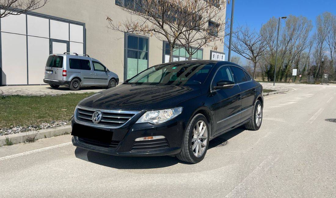 Makine me qera Volkswagen Passat duke nisur nga 30 euro dita