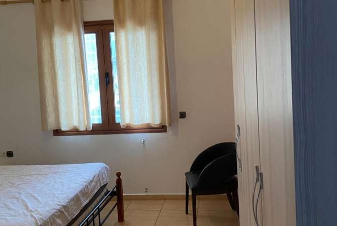 Shtepi me qera Apartament ne Tirane, 1+1, Mobilimi E mobiluar, Pagesa 22,000  Leke.