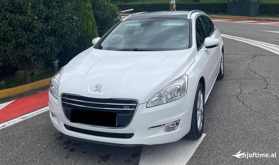 Makina me qera Peugeot duke nisur nga 30 euro dita