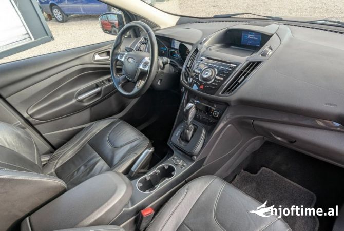 Makina me qera ekonomike Ford Kuga duke nisur nga 29 euro dita