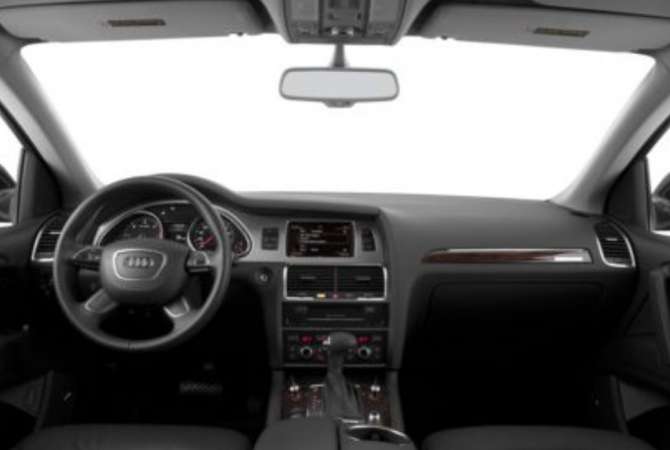 Makina me qera SUV Audi Q7, 7 vendeshe per vetem 70 euro dita