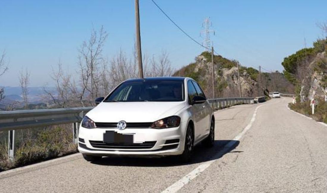 Makine me qera Golf 7 duke nisur nga 40 euro dita