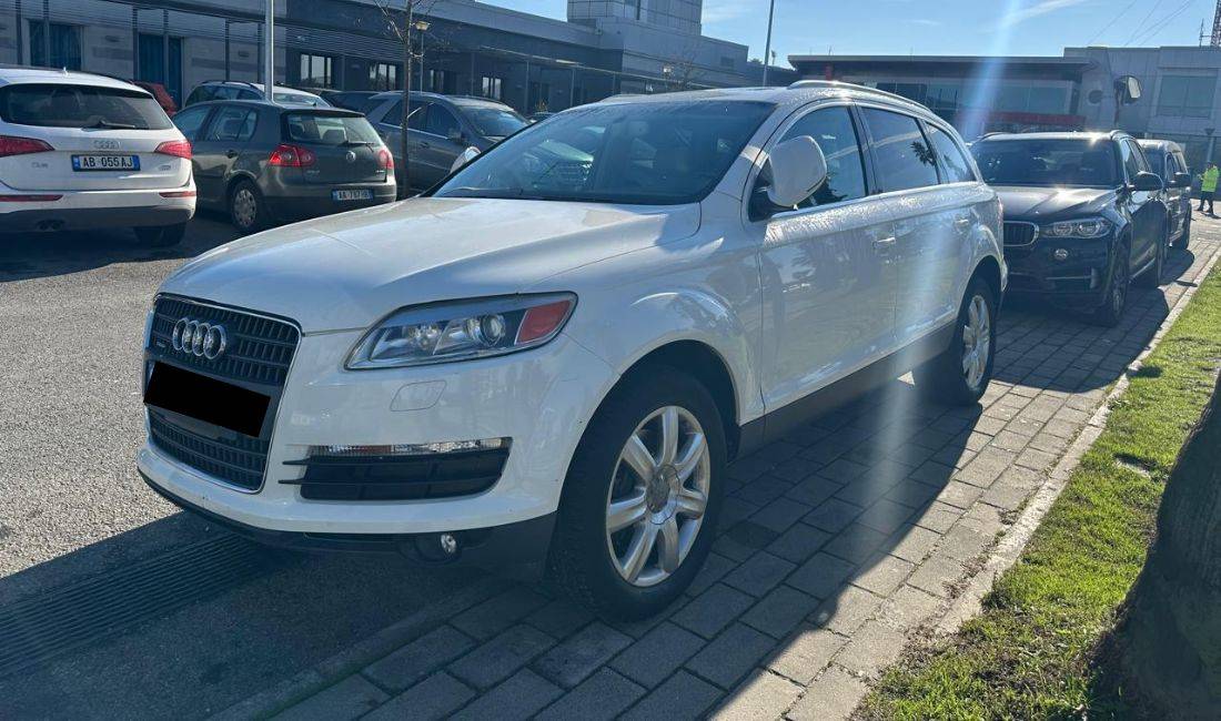 Jepet Makina Audi q7 Me Qera Duke Filluar Nga 60 euro dita.
