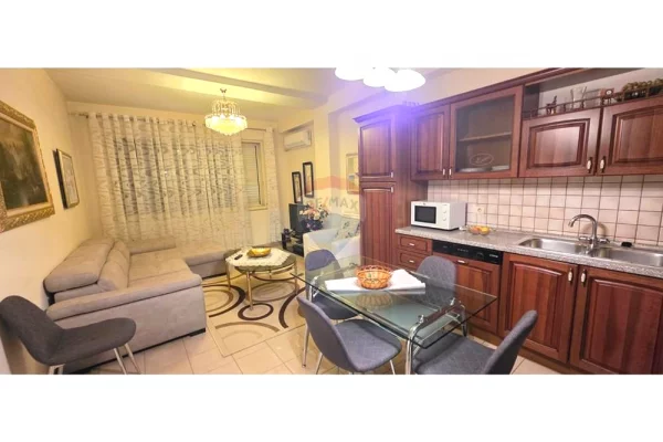 Appartamento in affitto a Tirana 1+1, Arredato