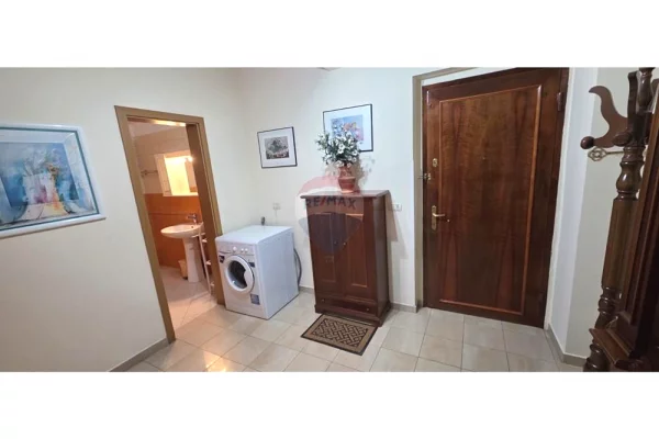 Appartamento in affitto a Tirana 1+1, Arredato