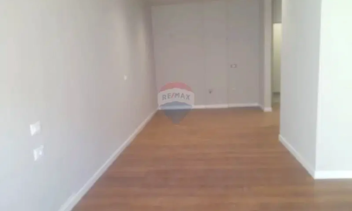 Zyre - Per Qira - Rruga e Kosovareve, Tirane