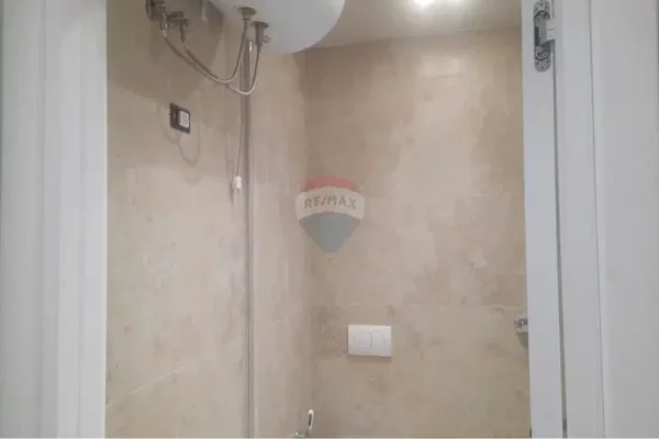 Zyre - Per Qira - Rruga e Kosovareve, Tirane