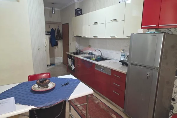 Shtepi ne shitje Apartament ne Tirane, 2+1, Mobilimi E mobiluar, Pagesa 155,000  Euro.
