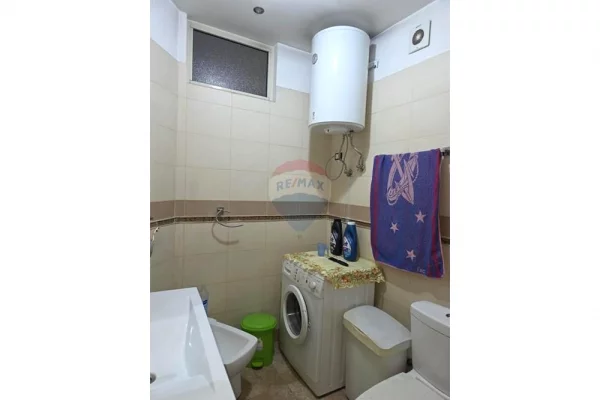 Shtepi ne shitje Apartament ne Tirane, 2+1, Mobilimi E mobiluar, Pagesa 155,000  Euro.