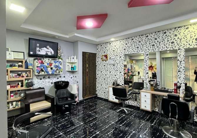 DYQANE NE SHITJE - TEK RRUGA IDRIZ DOLLAKU