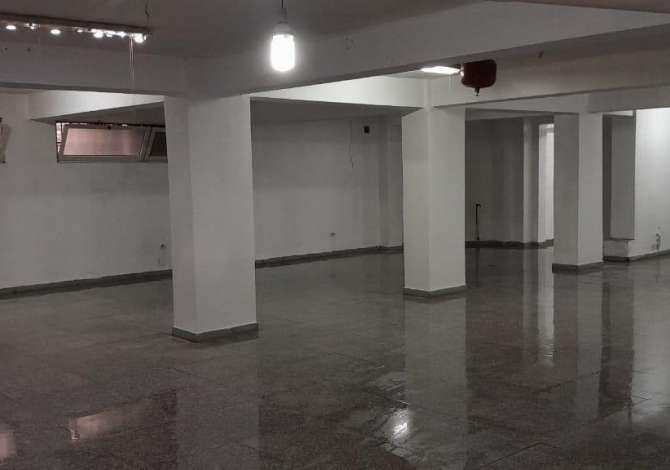 Ambjent 200m2 me qera (Mine Peza Qender)