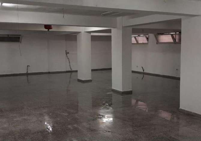 Ambjent 200m2 me qera (Mine Peza Qender)