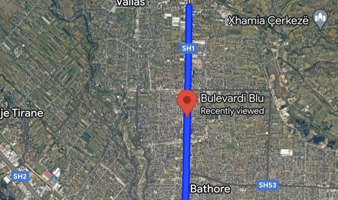 SHITJE TRUALLI NE BULEVARD QENDROR KAMEZ