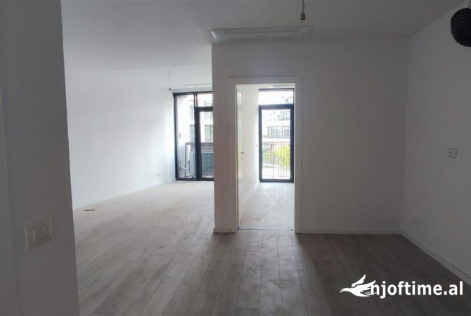 Business Property for Rent 3+1 in Tirana - 1,300 Euro