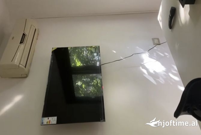 Ambiente Commerciale in Affitto 3+1 a Tirana - 1,000 Euro