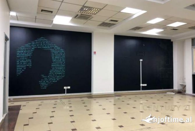 Ambiente Commerciale in Affitto 3+1 a Tirana - 900 Euro
