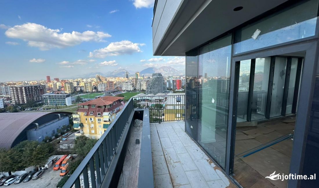 Jepet me qera apartament 2+1+2 120m2 te lake View(per zyra ose banim)