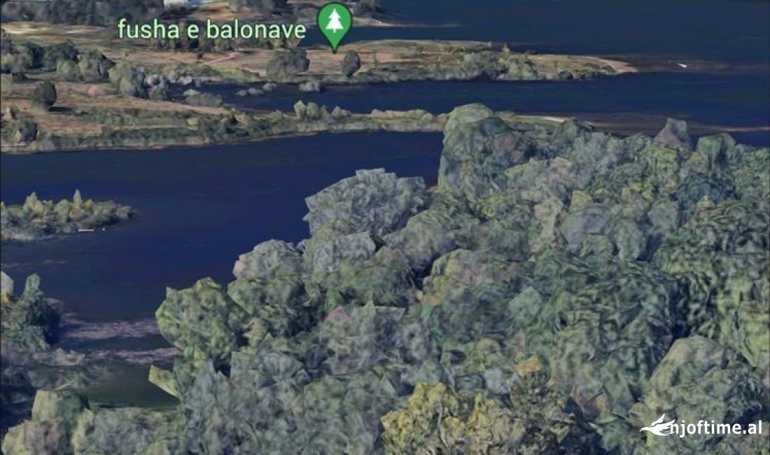 Shitet toke te liqeni artificial i Tiranes 400m2 