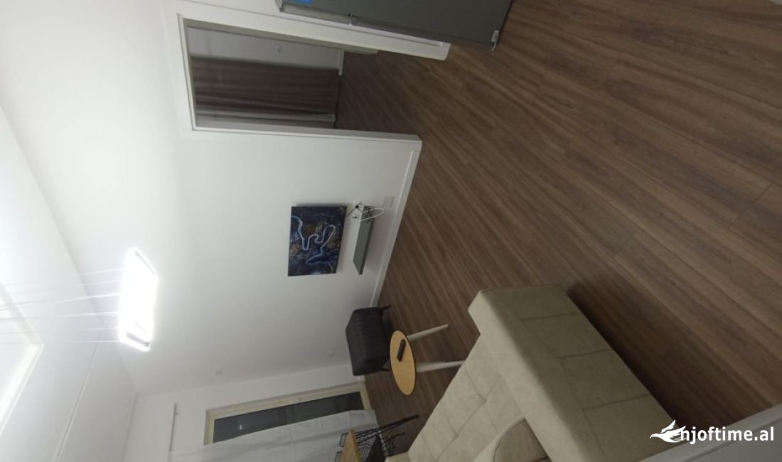 Shtepi ne shitje Apartament ne Tirane, 1+1, Mobilimi Pjeserisht e mobiluar, Pagesa 80,000  Euro.