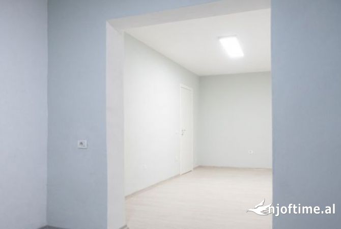 Jepet me qera ambient biznesi te Sheshi willson