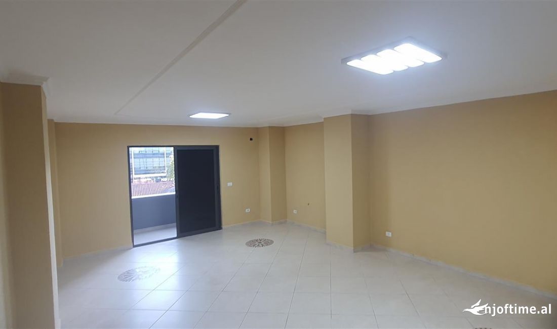 Jepet me qera apartament i pershtateshem per zyra ose banim 3+1+2 160m2