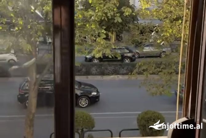 Jepet me qera apartament per zyra ose banim - Prane Liqenit Artificial