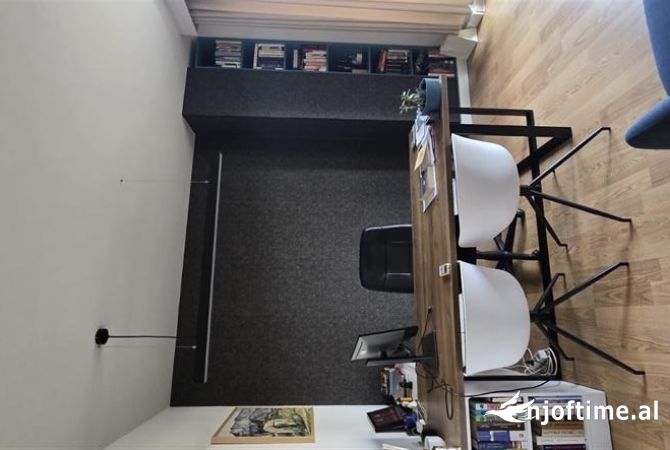 Ambiente Commerciale in Affitto 3+1 a Tirana - 700 Euro