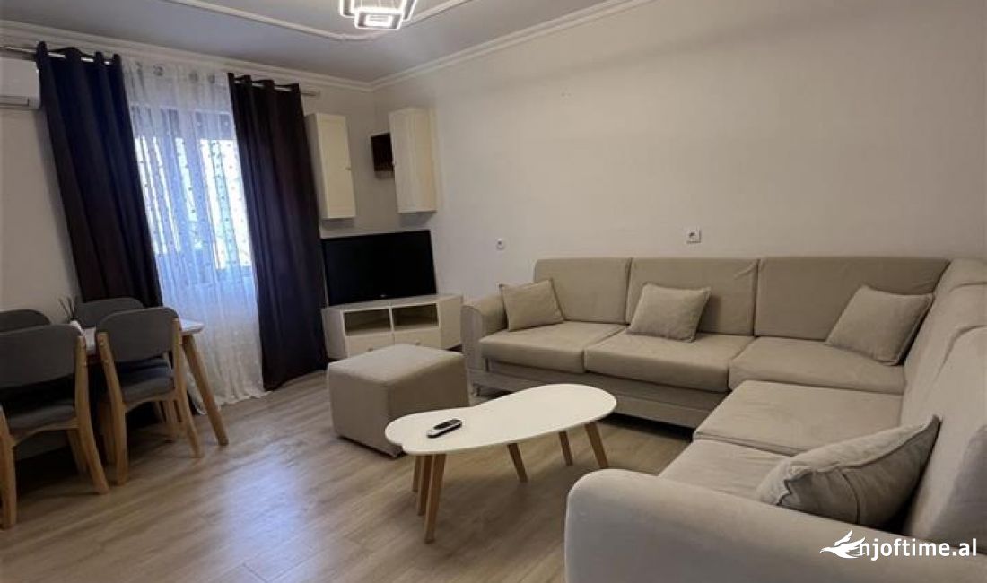 Shtepi ne shitje Apartament ne Tirane, 1+1, Mobilimi E mobiluar, Pagesa 90,000  Euro.