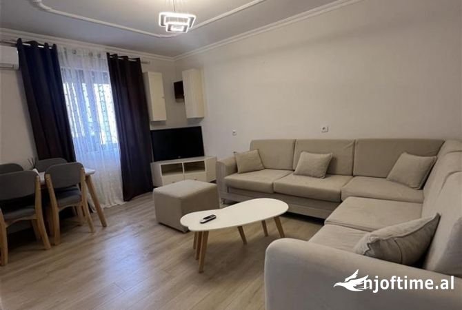 Shitet 1+1 ne Porcelan mbrapa UET