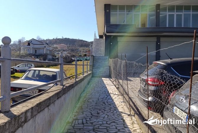 Ambiente Commerciale in Affitto 1+1 a Tirana - 500 Euro