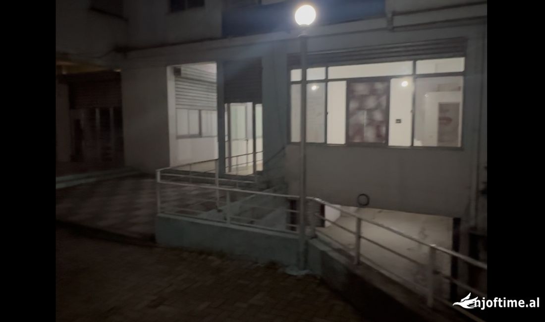 Shitet Dyqan 46.2m2 ne Yzberisht 