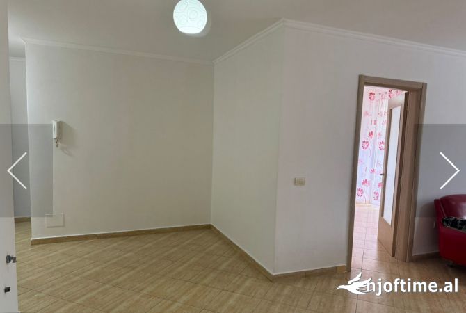 Shtepi ne shitje Apartament ne Tirane, 1+1, Mobilimi E mobiluar, Pagesa 93,000  Euro.