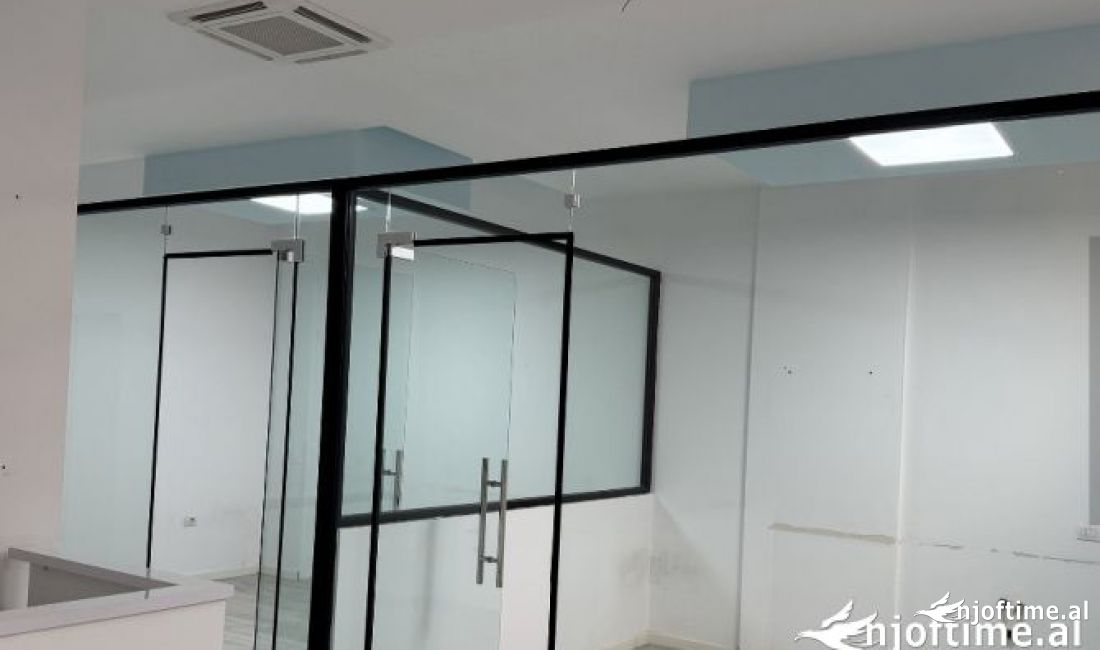 Jepet me qera Dyqan te Ish Parku