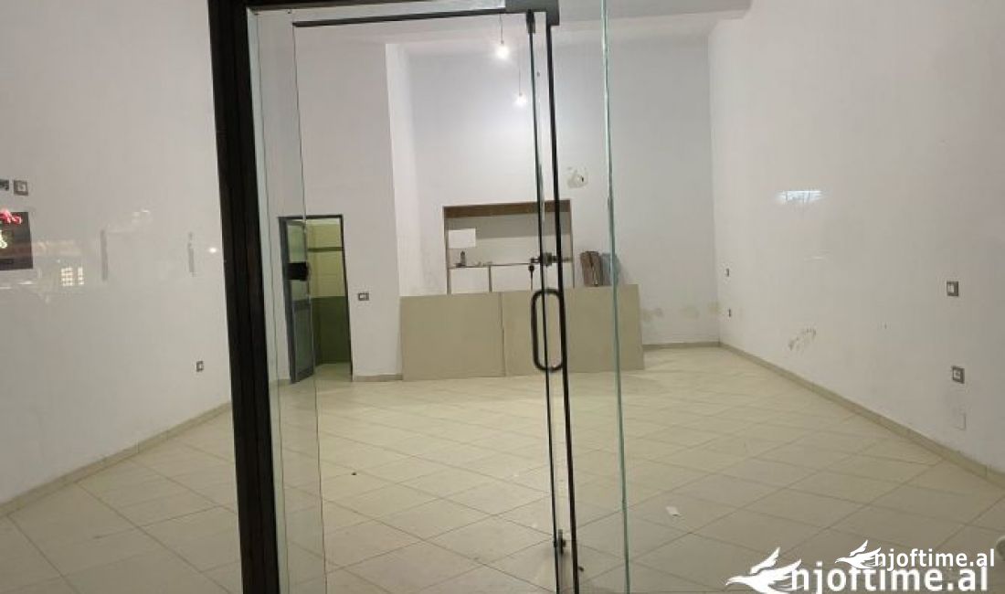 Shitet Dyqan ne Yzberisht