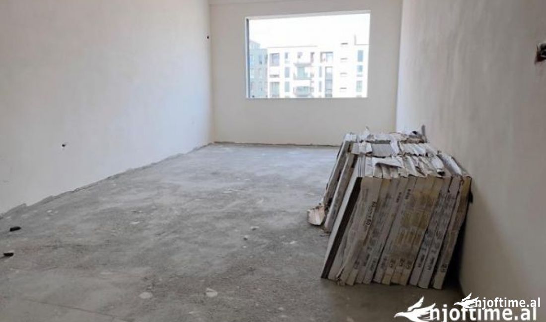 Shtepi ne shitje Apartament ne Tirane, 2+1, Mobilimi Bosh, pa mobiluar, Pagesa 153,000  Euro.