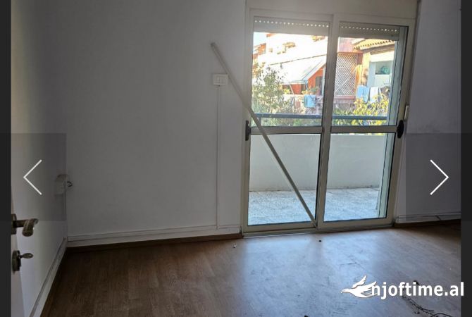 Ambiente Commerciale in Affitto 3+1 a Tirana - 1,500 Euro