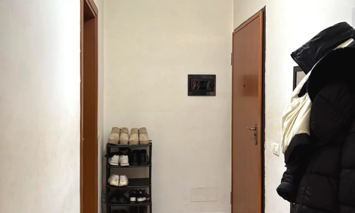 Shtepi ne shitje Apartament ne Tirane, 3+1, Mobilimi E mobiluar, Pagesa 175,000  Euro.