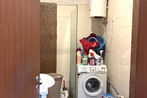 Shtepi ne shitje Apartament ne Tirane, 3+1, Mobilimi E mobiluar, Pagesa 175,000  Euro.