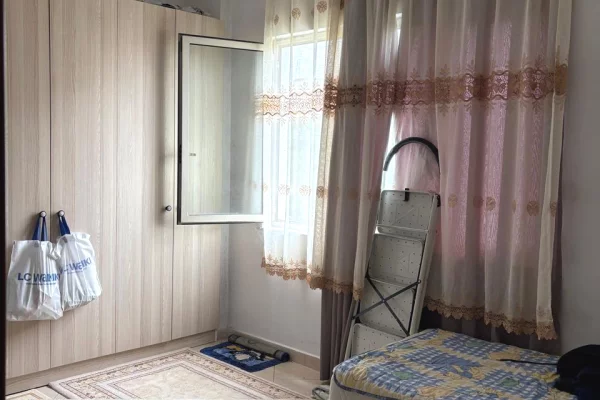 Shtepi ne shitje Apartament ne Tirane, 3+1, Mobilimi E mobiluar, Pagesa 175,000  Euro.