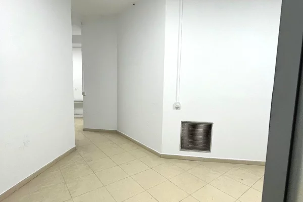 Jepet me Qira Ambient per Zyra / Klinika – Rruga e Kavajes