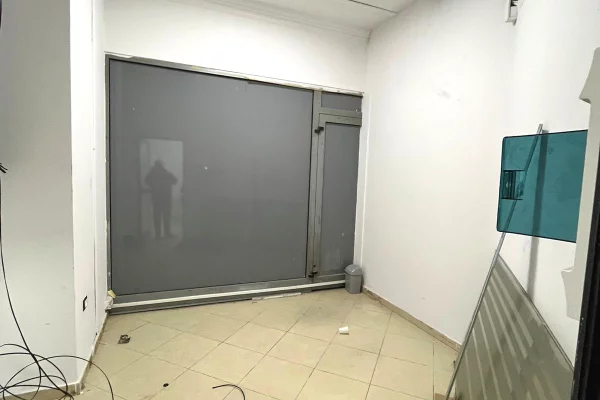 Jepet me Qira Ambient per Zyra / Klinika – Rruga e Kavajes