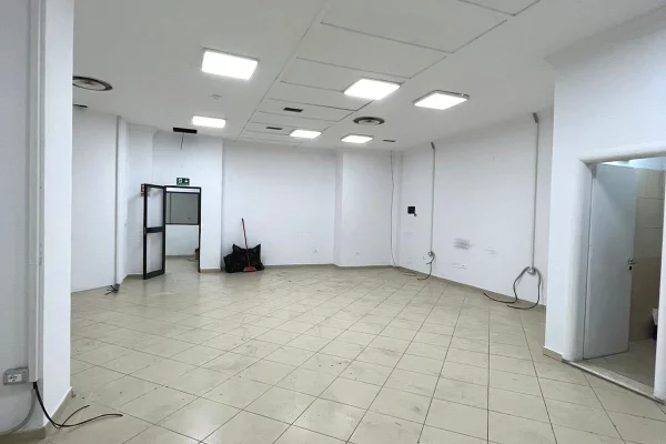 Ambient biznesi me qera 3+1 ne Tirane - 2,250 Euro