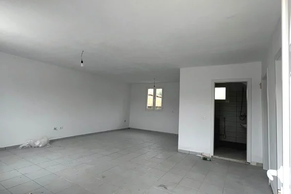 Shitet Shtëpi Private – Armath, pranë Gjirit të Lalëzit