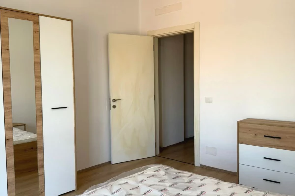 Shtepi me qera Apartament ne Tirane, 1+1, Mobilimi E mobiluar, Pagesa 500  Euro.