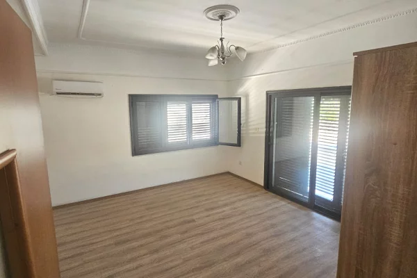 Shtepi me qera Shtepi Private ne Tirane, 3+1, Mobilimi E mobiluar, Pagesa 90,000  Leke.