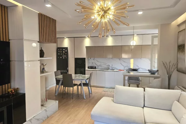 Shtepi ne shitje Apartament ne Tirane, 3+1, Mobilimi E mobiluar, Pagesa 350,000  Euro.
